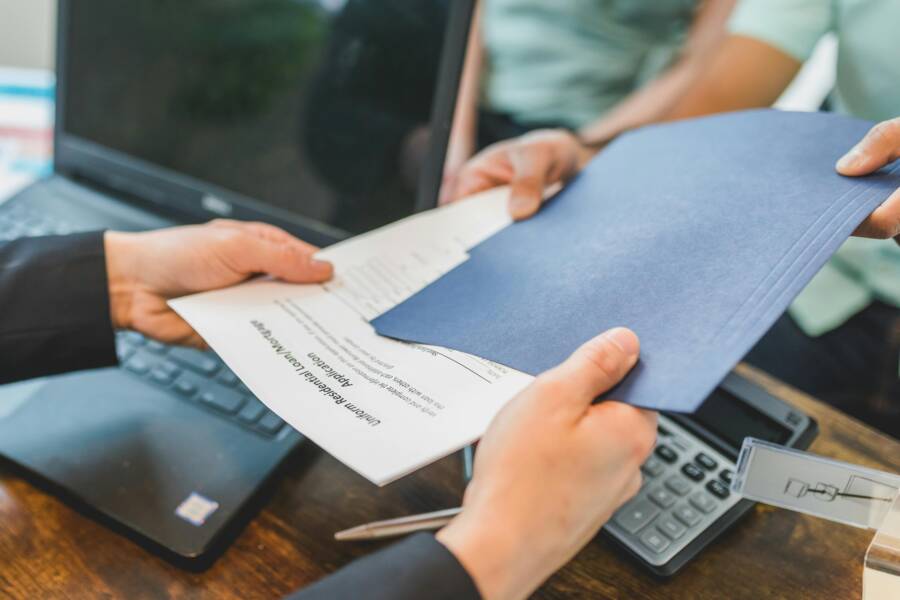 勞保給付計算方式若調整,影響怎麼估?先看年資、薪資與請領時點 若勞動保險處理計算方法調整,影響如何估算?首先看資歷、薪資和申請時間