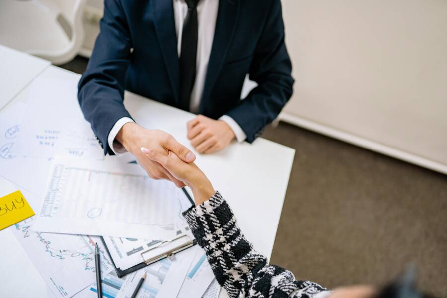 如果你和工會有長期合同，什麼時候轉公司加入工會最划算？