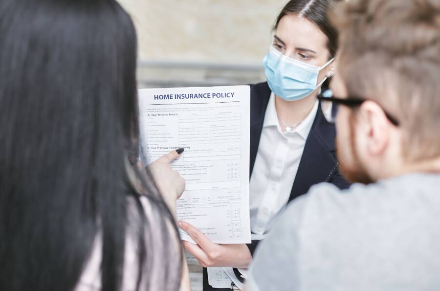 加入職業工會增加保險、更名時必須做的事：勞資與健康保險資訊及福利權利變更指南