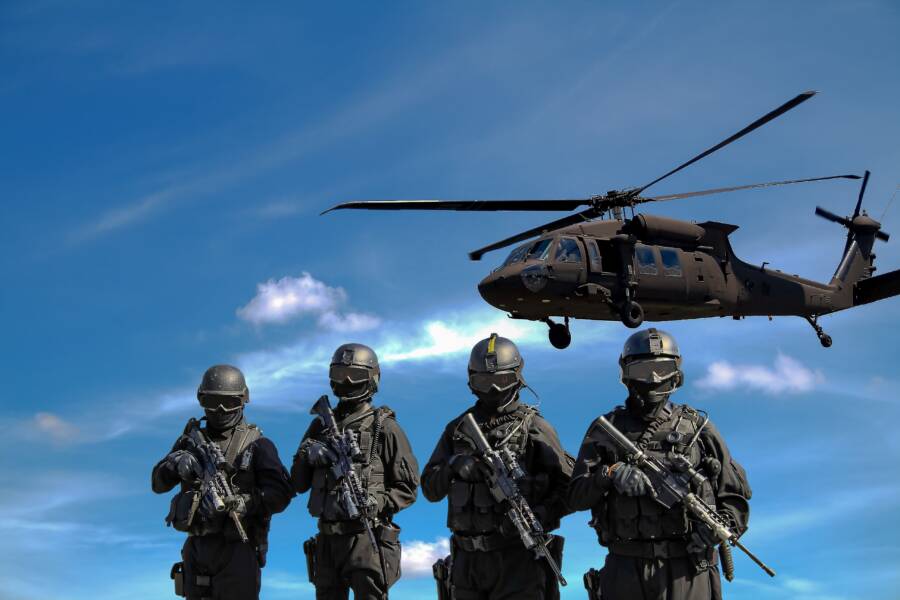 軍警資歷應該聯絡哪個單位查詢？管道和所需信息